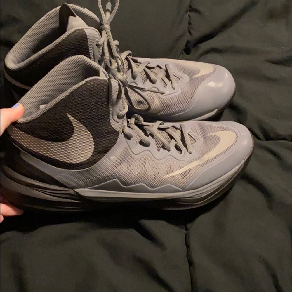 Nike basketball shoes - Picture 3 of 4